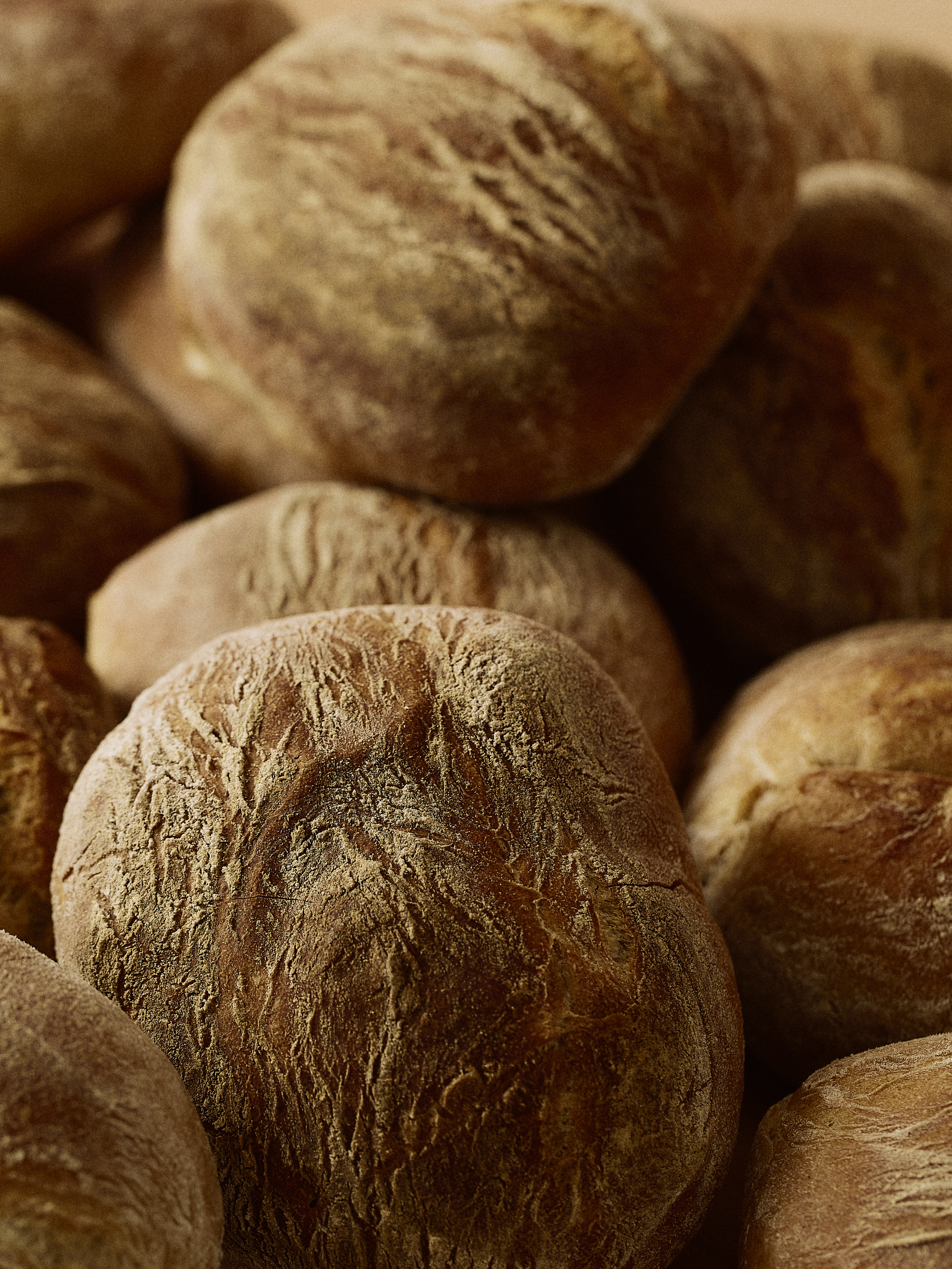 Detailaufnahme einer knusprigen Brotkruste